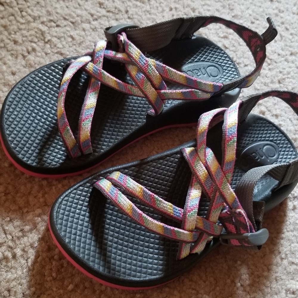Girls sz 2 Chacos
